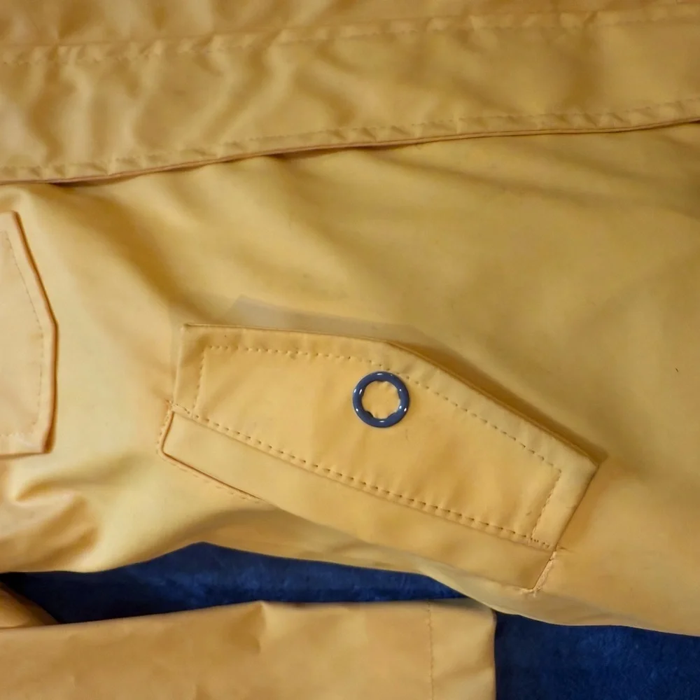 Disney yellow Bumblebee Boy raincoat size 4T